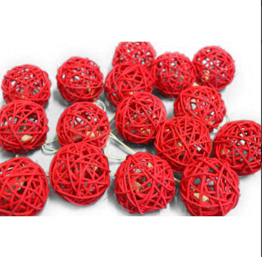 1 Set of Red 5cm Rattan Cane 50 Ball Battery Powered LONG 5m String Lights Christmas Gift Home Wedding Party Bedroom Decoration Table Centrepiece