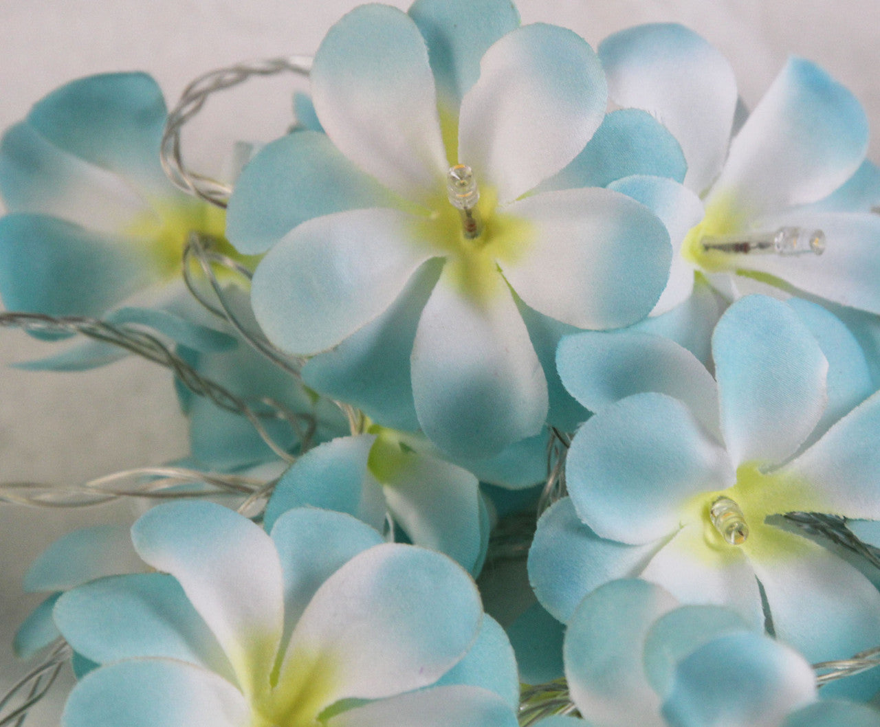 1 Set of 20 LED Tropical Blue Frangipani Flower Battery 3m String Lights Christmas Gift Home Wedding Beach Party Decoration Outdoor Table Centrepiece