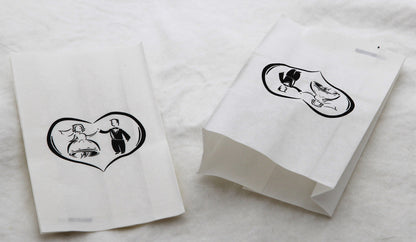 100 Pack Wedding Cake Bags Greaseproof Wax Paper Slice Take Home Favour Bride Groom in Heart