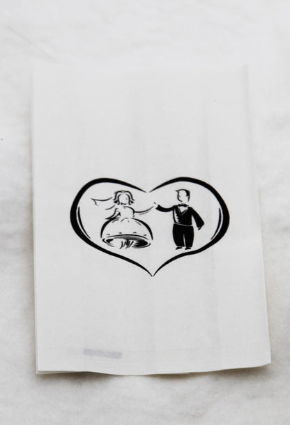 50 Pack Wedding Cake Bags Greaseproof Wax Paper Slice Take Home Favour Bride Groom in Heart