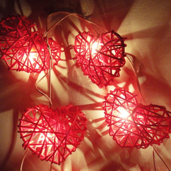 50 Red 3D Hollowed Rattan Heart-Shaped 5M LONG String Fairy Lights, Battery (AA) Indoor & Outdoor Decorations Wedding Valentines Romantic Room Table Lighting