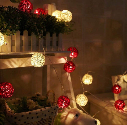 1 Set of Red and White5cm Rattan Cane 20 Ball Battery Powered 3m String Lights Christmas Gift Home Wedding Party Bedroom Decoration Table Centrepiece