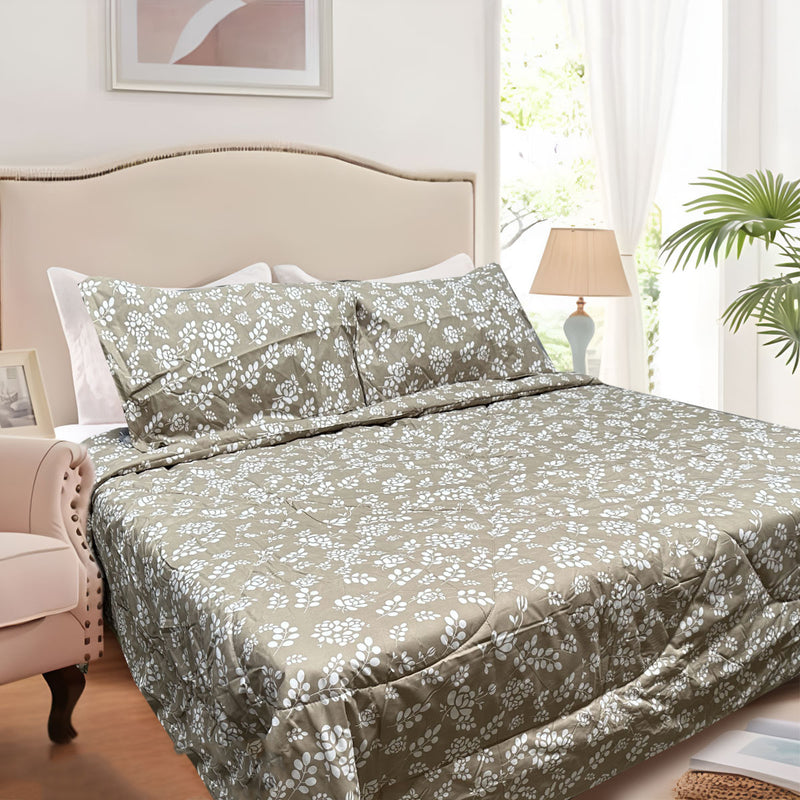 Hotel Living 3 Pce Light Weight Comforter Set QUEEN/KING Corbett Floral Outlines