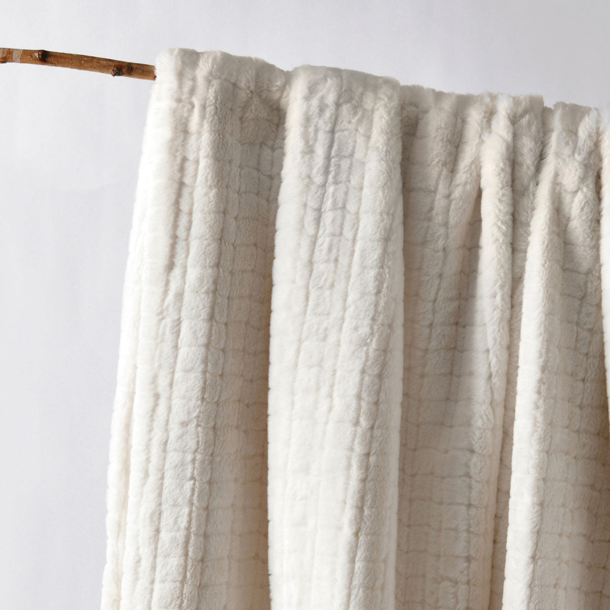 Bianca Tambar Natural Faux Fur Throw Rug 130 x 170 cm