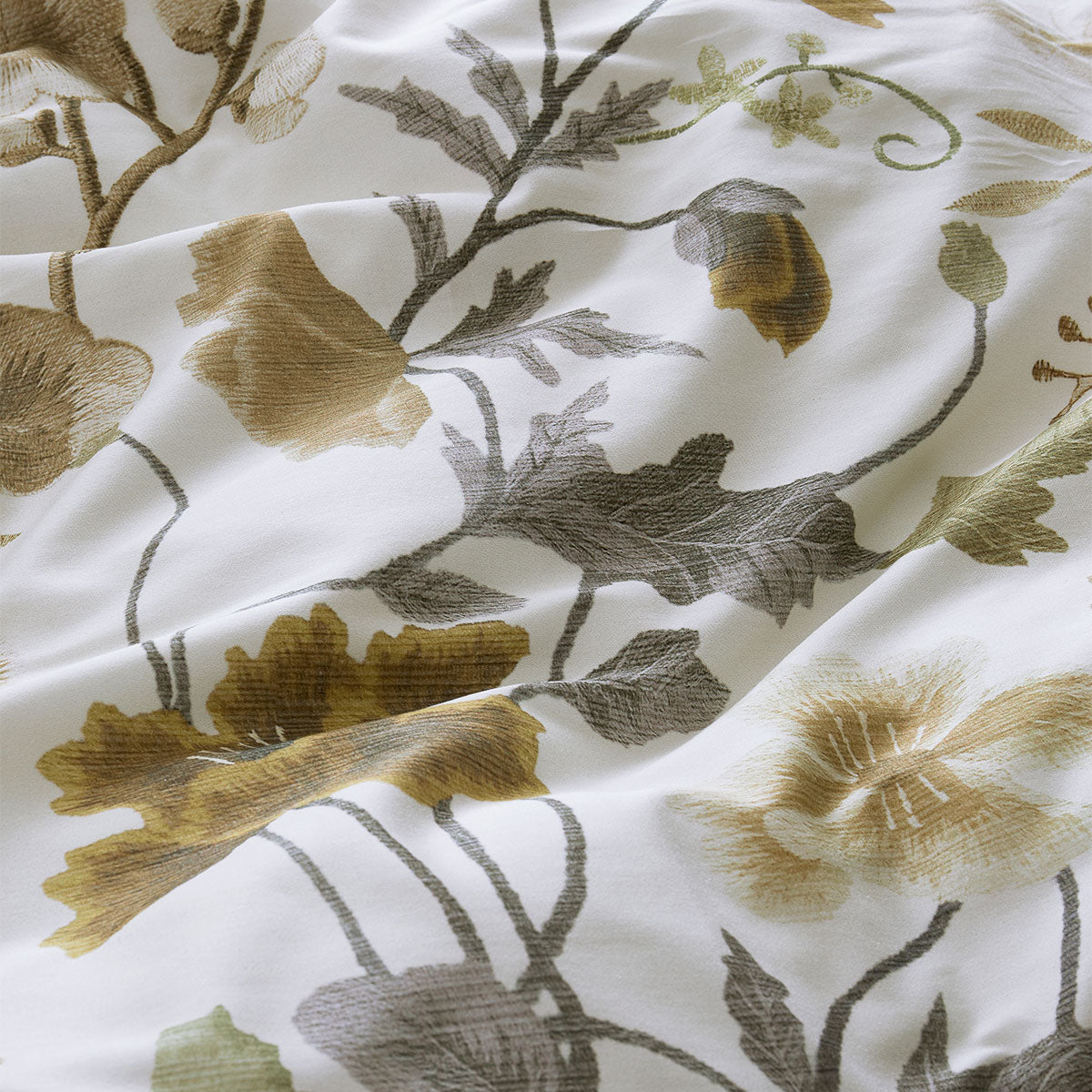 Bedding House Elizabeth White Cotton Sateen Quilt Cover Set Queen