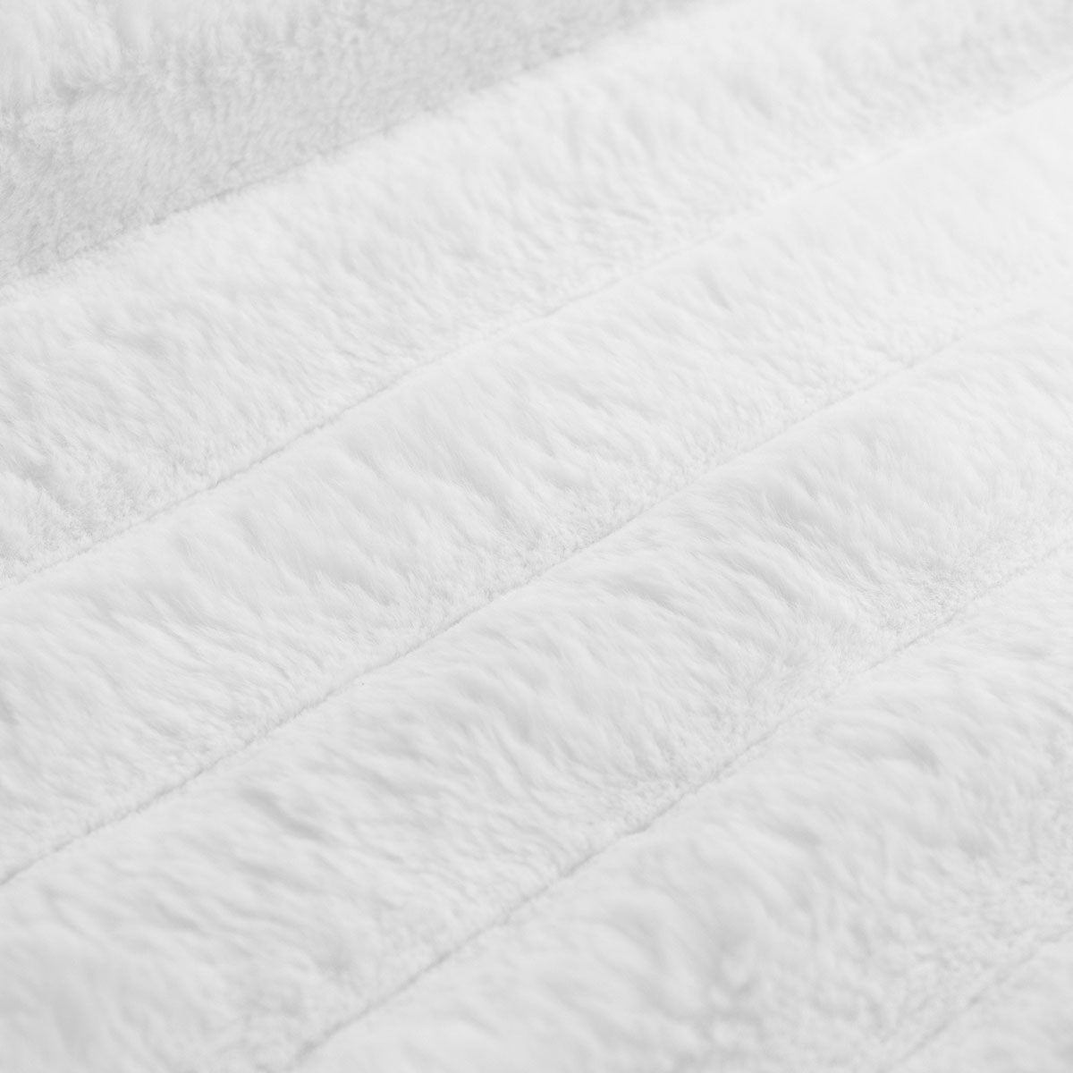 Ardor Jax White Chunky Faux Fur Quilt Cover Set King