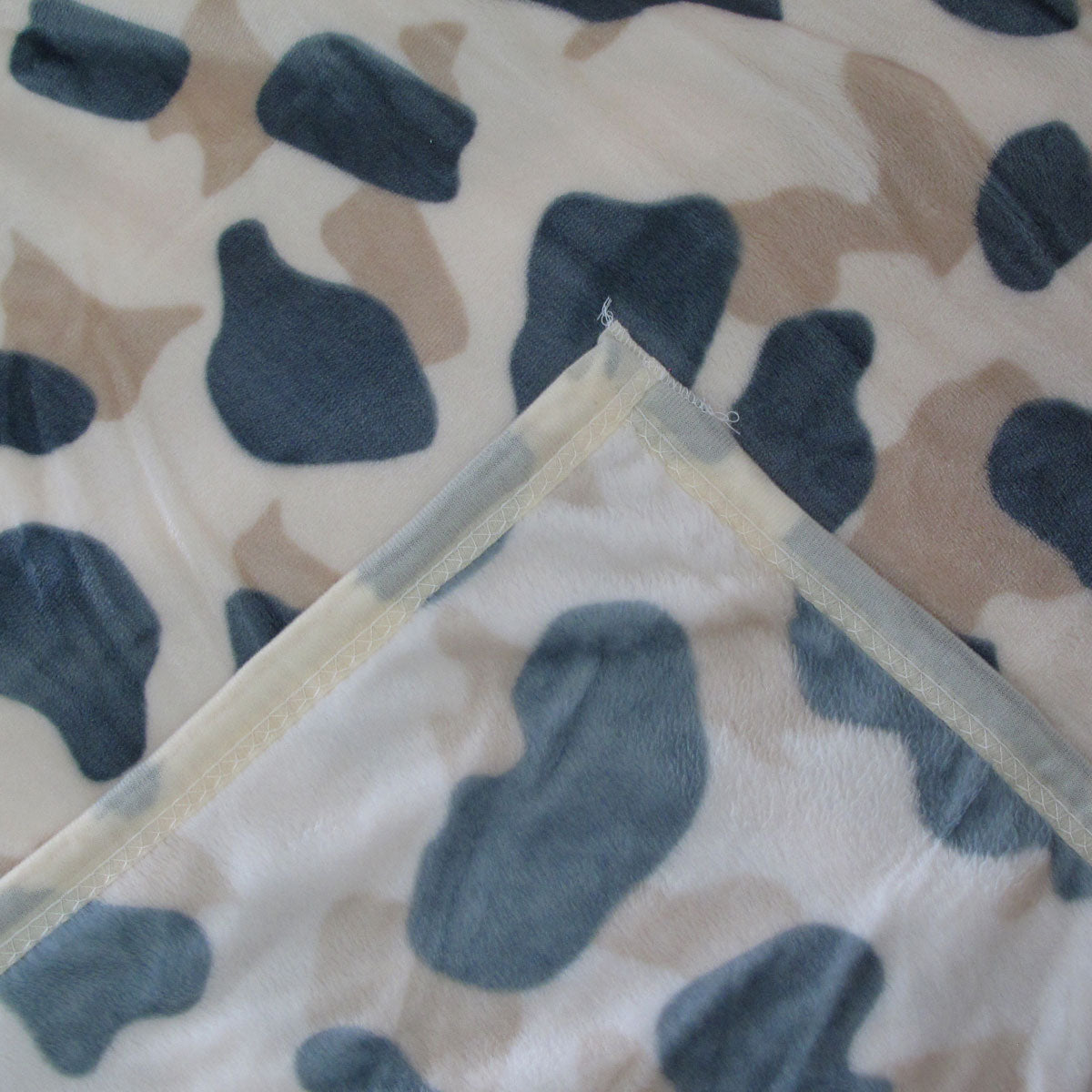 Animal Skin Pattern Soft Flannel Plush Single Size Blanket / Large Throw Rug 150 x 200cm Jaguar