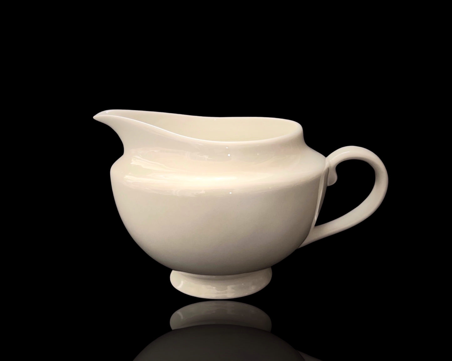bulk 24 White Fine Bone China Cream Jug 235ml